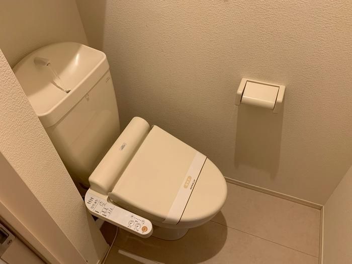 【トイレ】　嬉しい温水洗浄暖房便座もありますよ〜♪